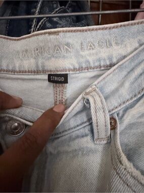 American eagle light  strigid Wash Women’s Jeans - Classic Light Blue Denim
